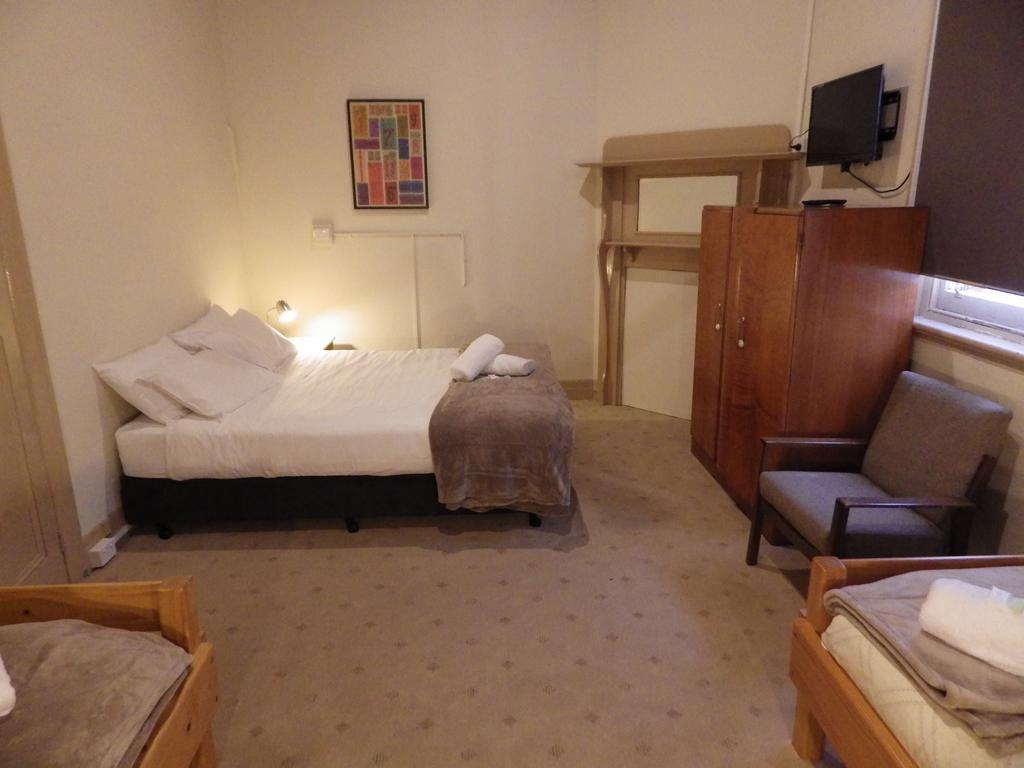 Delatite Hotel Mansfield Bagian luar foto