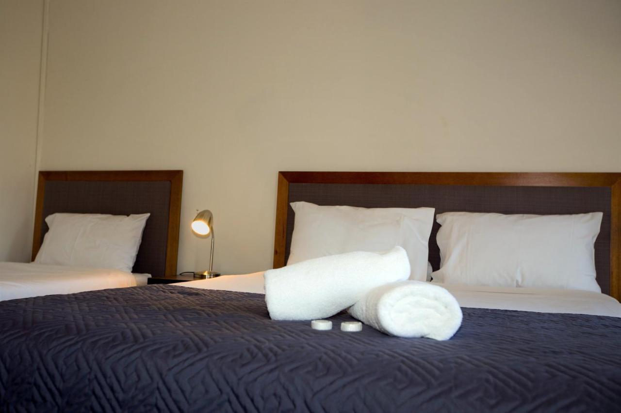 Delatite Hotel Mansfield Bagian luar foto