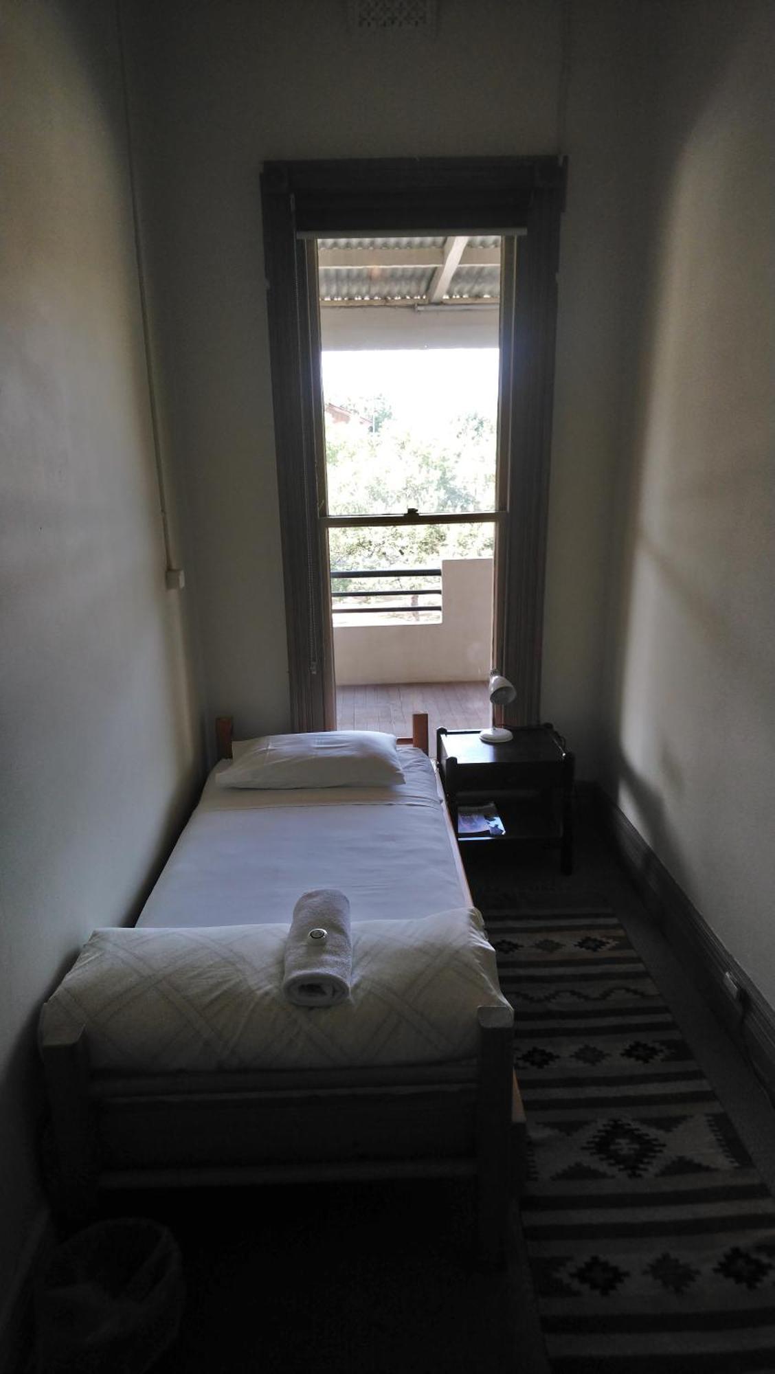 Delatite Hotel Mansfield Bagian luar foto